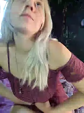 Snapshot of ScarletCallings420 chatting on February 2025 08:56:01 PM ScarletCallings420 online show from February 2025 08:56:01 PM