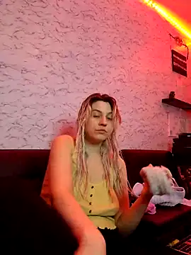 Snapshot of ScarletCallings420 chatting on March 2026 12:29:01 PM ScarletCallings420 online show from March 2026 12:29:01 PM