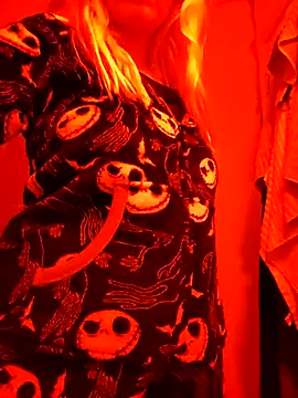 ScarletCallings420 online show from November 2025 01:43:02 PM