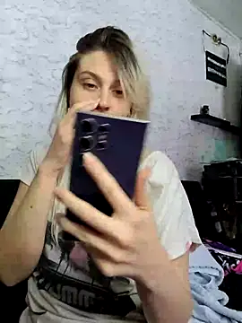 Snapshot of ScarletCallings420 chatting on April 2026 01:46:01 AM ScarletCallings420 online show from April 2026 01:46:01 AM