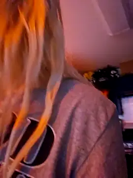 ScarletCallings420 online show from November 2025 06:33:01 PM