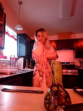 Snapshot of ScarletCallings420 chatting on April 2026 04:46:01 AM ScarletCallings420 online show from April 2026 04:46:01 AM