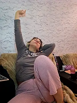 Snapshot of ScarletCallings420 chatting on January 2026 02:09:02 PM ScarletCallings420 online show from January 2026 02:09:02 PM