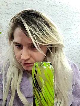 Snapshot of ScarletCallings420 chatting on April 2026 07:50:01 PM ScarletCallings420 online show from April 2026 07:50:01 PM