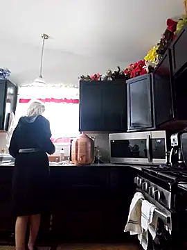 ScarletCallings420 online show from November 2025 07:28:02 PM