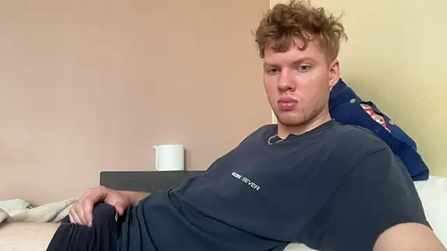 sexybooii6968 online show from October 2025 12:48:01 PM