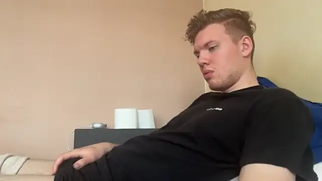 sexybooii6968 online show from October 2025 11:46:01 AM