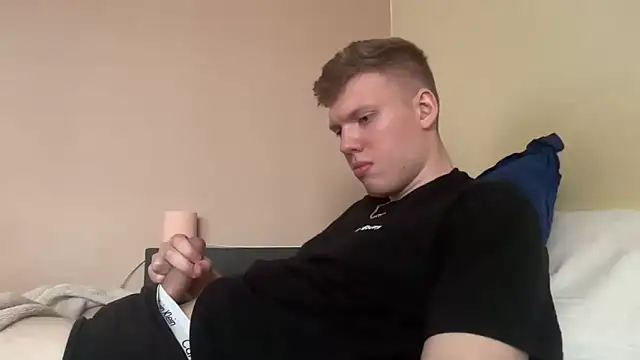 sexybooii6968 online show from April 2026 03:30:01 PM