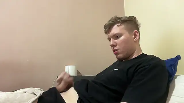 Snapshot of sexybooii6968 chatting on February 2026 03:53:02 PM sexybooii6968 online show from February 2026 03:53:02 PM