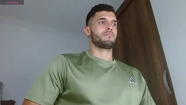 Noah jhonsonn online show from September 2025 09:53:02 PM