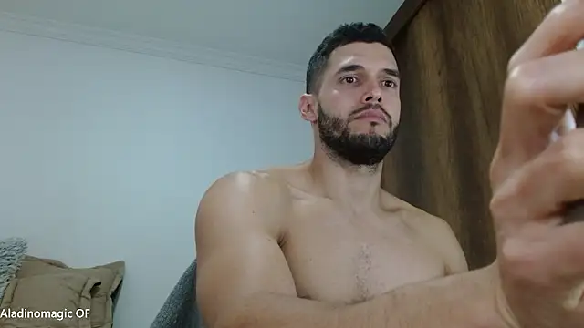 Noah jhonsonn online show from February 2026 05:32:01 PM