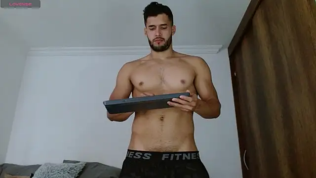 Noah jhonsonn online show from October 2025 04:04:02 PM