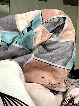 Snapshot of Greekartsguru chatting on October 2025 05:20:01 AM Greekartsguru online show from October 2025 05:20:01 AM