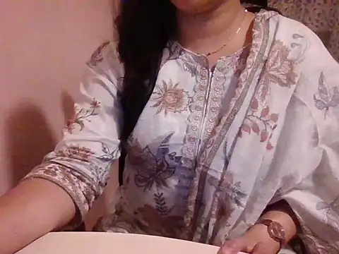 Pinky 4 online show from February 2026 07:00:02 PM