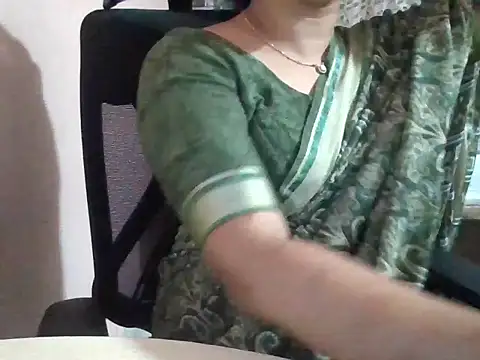 Pinky 4 online show from May 2026 06:12:02 PM