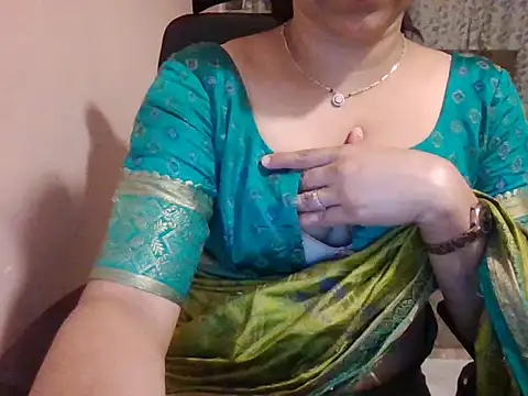 Pinky 4 online show from October 2025 07:05:02 PM