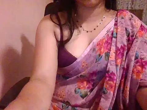 Pinky 4 online show from November 2025 03:06:02 PM