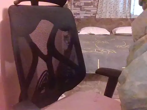 Pinky 4 online show from November 2025 11:55:01 AM