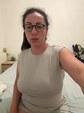 kymii online show from June 2026 09:31:01 PM
