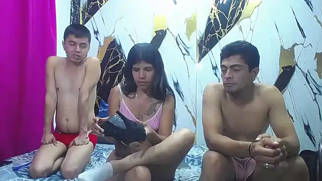 McMenaHot online show from April 2026 07:28:02 PM