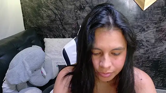 olivia love  online show from July 2026 12:44:02 AM