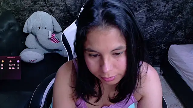 Snapshot of olivia_love_ chatting on May 2026 09:02:02 PM olivia love online show from May 2026 09:02:02 PM