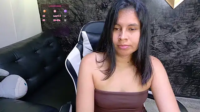 olivia love  online show from June 2026 09:31:02 PM