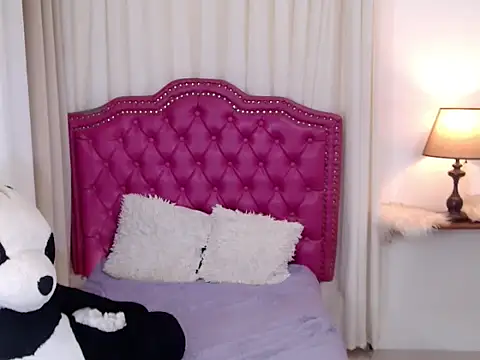 DreamLADYBOY online show from October 2025 10:33:01 PM