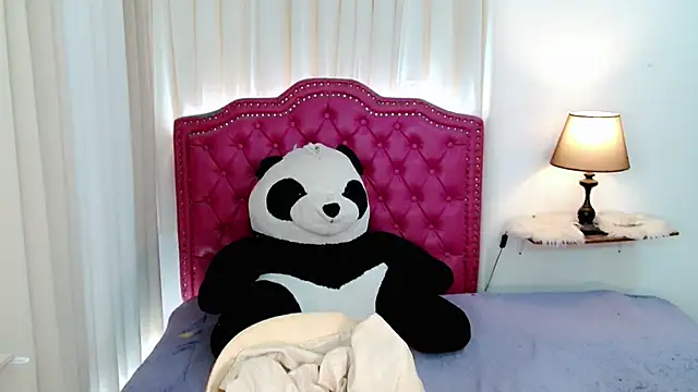 Snapshot of DreamLADYBOY chatting on May 2026 04:16:01 AM DreamLADYBOY online show from May 2026 04:16:01 AM