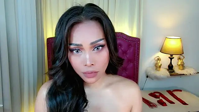 Snapshot of DreamLADYBOY chatting on May 2026 05:43:02 PM DreamLADYBOY online show from May 2026 05:43:02 PM