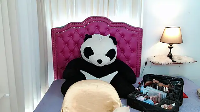 Snapshot of DreamLADYBOY chatting on April 2026 10:29:02 PM DreamLADYBOY online show from April 2026 10:29:02 PM