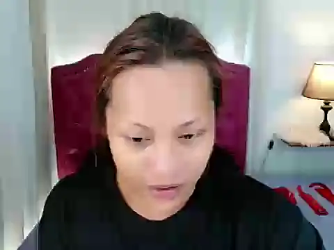 Snapshot of DreamLADYBOY chatting on April 2026 06:07:02 AM DreamLADYBOY online show from April 2026 06:07:02 AM