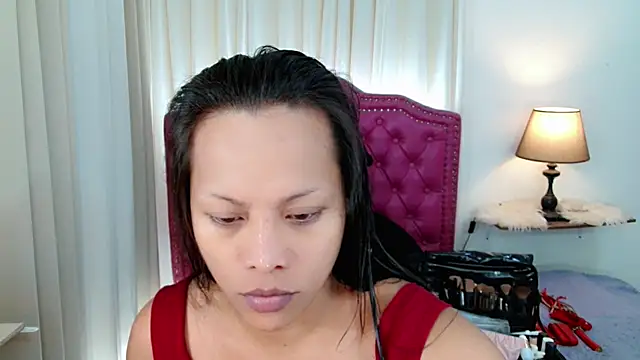 Snapshot of DreamLADYBOY chatting on May 2026 04:50:02 AM DreamLADYBOY online show from May 2026 04:50:02 AM