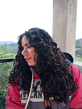 Simone Miller online show from November 2025 09:59:01 PM