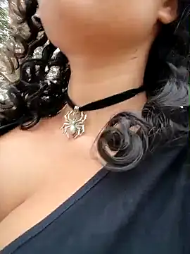 Simone Miller online show from October 2025 04:18:01 PM