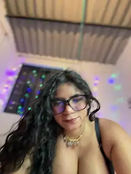 Snapshot of Simone_Miller chatting on May 2026 12:28:01 AM Simone Miller online show from May 2026 12:28:01 AM