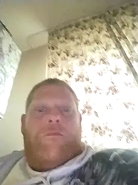Snapshot of Baumhackel chatting on April 2026 03:48:01 PM Baumhackel online show from April 2026 03:48:01 PM