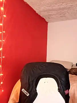 IvonneT online show from October 2025 11:28:02 PM