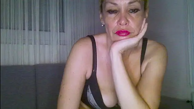 EvaaMina online show from June 2026 03:44:01 PM
