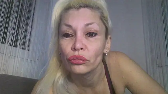 EvaaMina online show from February 2026 07:27:02 PM