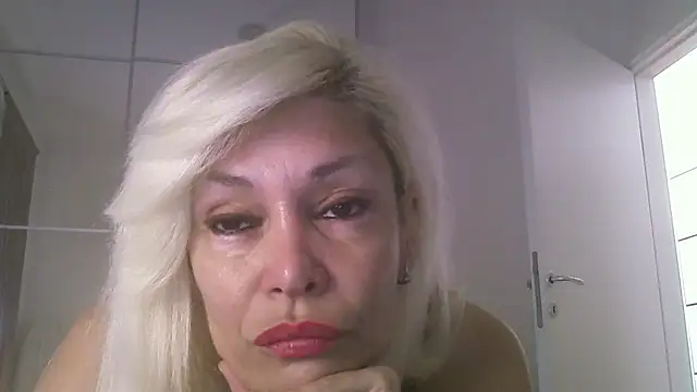 EvaaMina online show from September 2025 12:21:02 PM