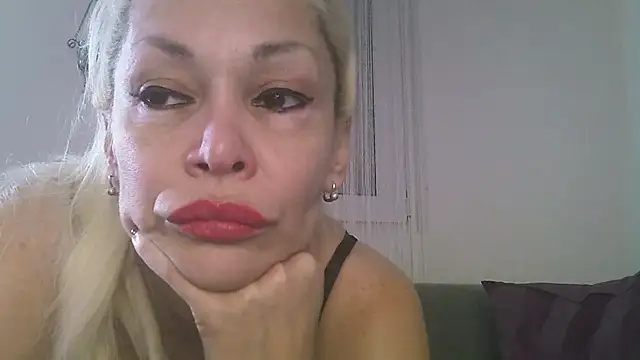 EvaaMina online show from March 2026 12:09:02 PM