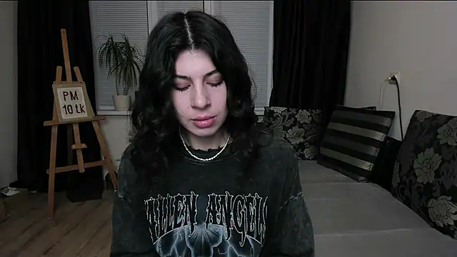 MolagAnna online show from April 2026 06:31:02 PM