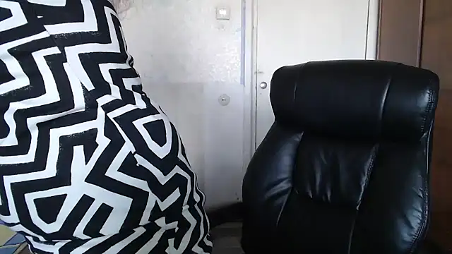 Snapshot of MilayaDFlow chatting on December 2024 12:29:02 PM MilayaDFlow online show from December 2024 12:29:02 PM