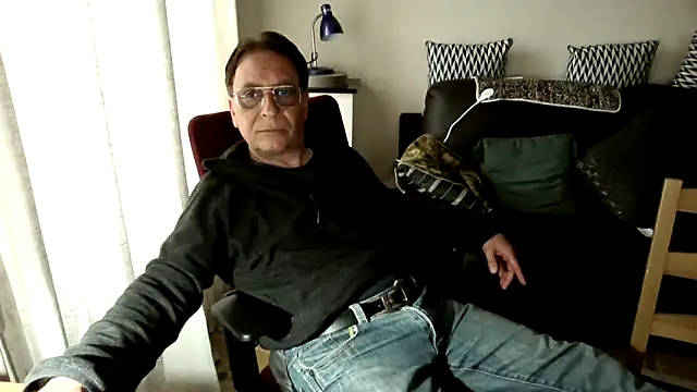 HETEREOMAN online show from April 2026 04:43:02 PM