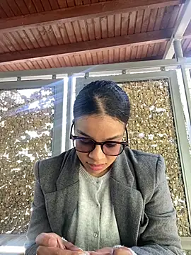 trianawhite online show from February 2026 04:48:01 PM