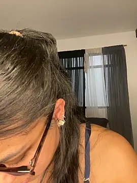 trianawhite online show from February 2026 10:49:02 PM