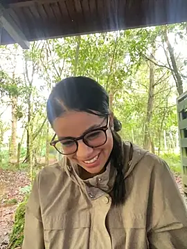 trianawhite online show from February 2026 03:50:01 PM