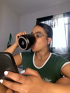 trianawhite online show from January 2026 03:15:01 PM