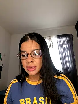 Snapshot of trianawhite chatting on November 2025 03:49:02 PM trianawhite online show from November 2025 03:49:02 PM